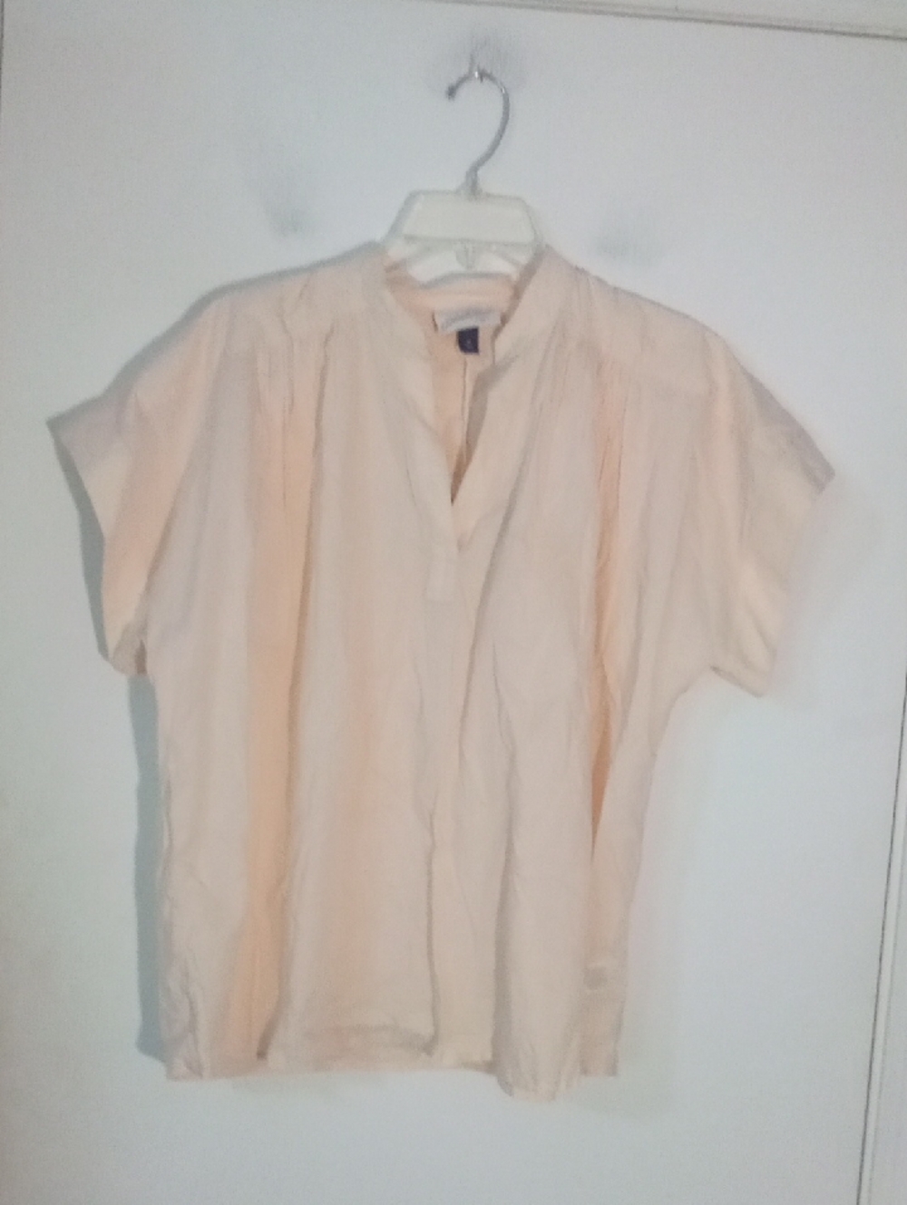 Universal Thread Peach Blouse Medium NWT $20 Lightweight